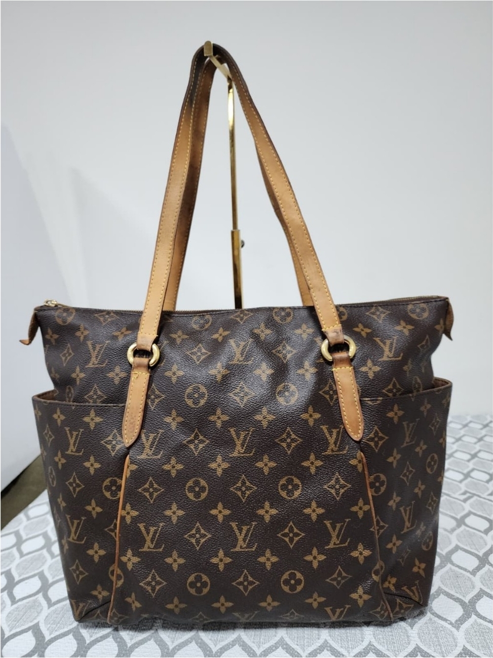 LOUIS VUITTON Totally GM Monogram Canvas Shoulder Bag Brown - Picture 3 of 16